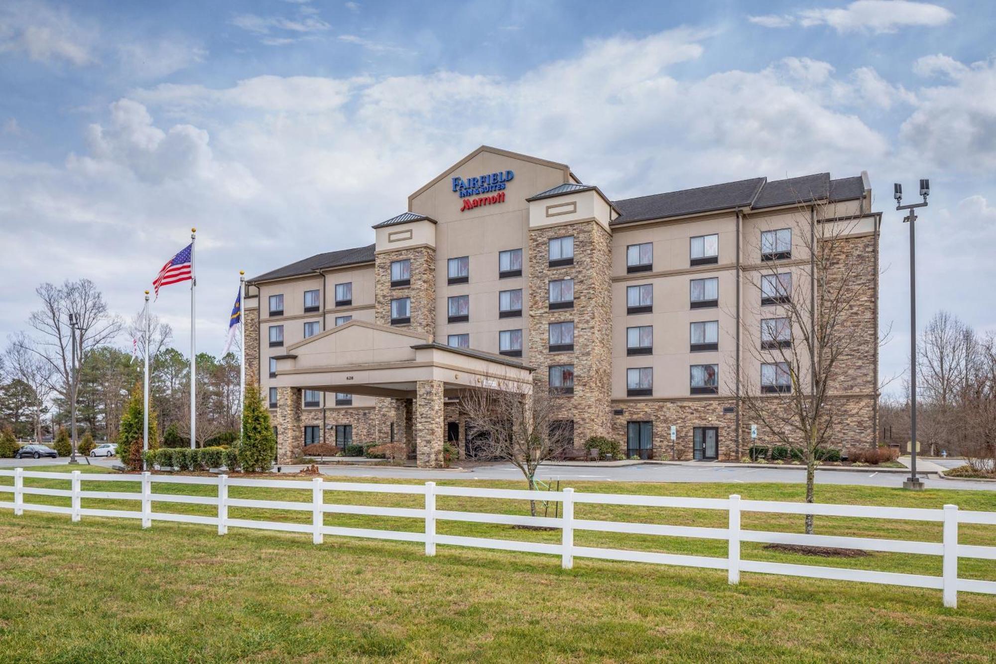 Fairfield Inn Suites Elkin Jonesville Exterior photo