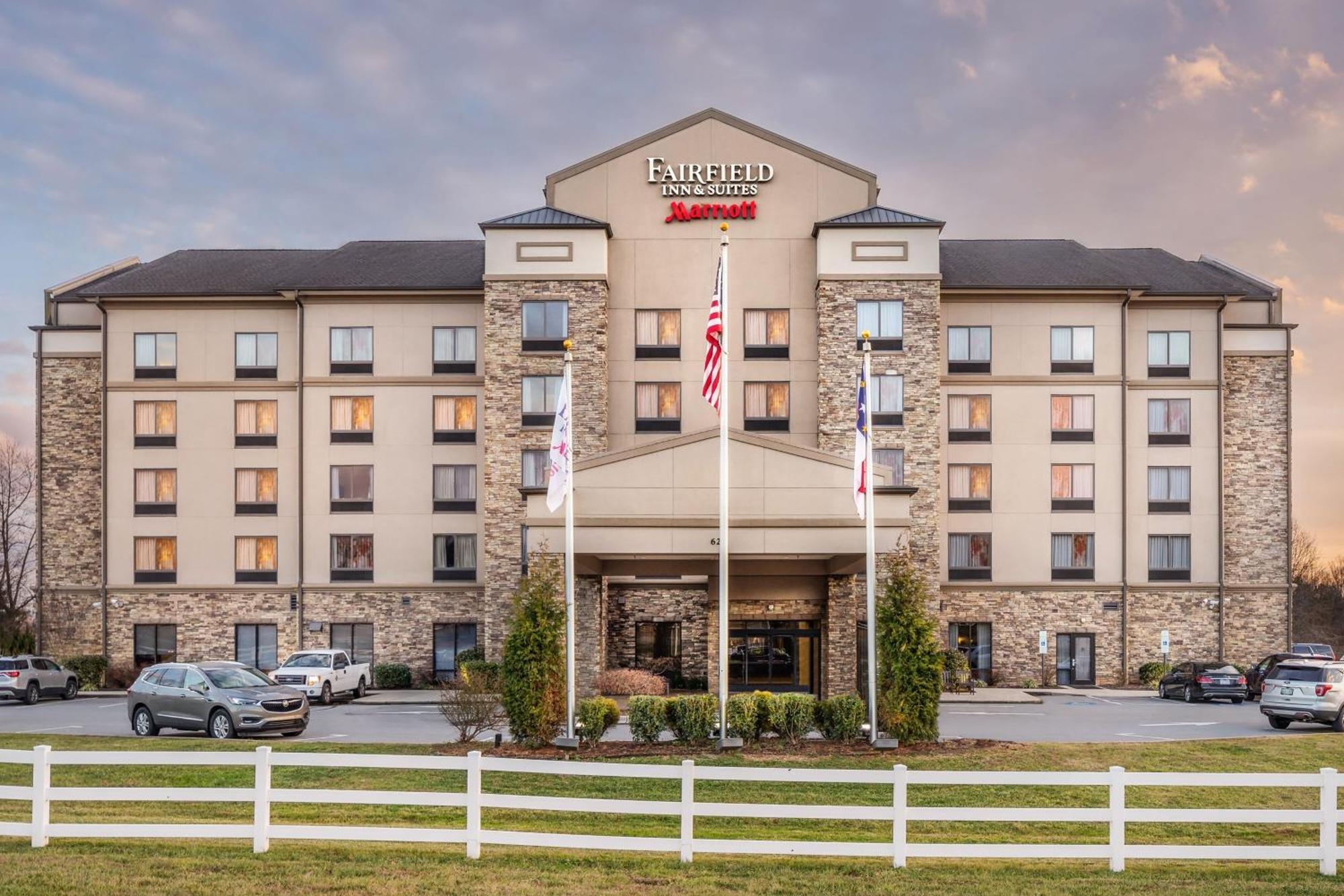 Fairfield Inn Suites Elkin Jonesville Exterior photo